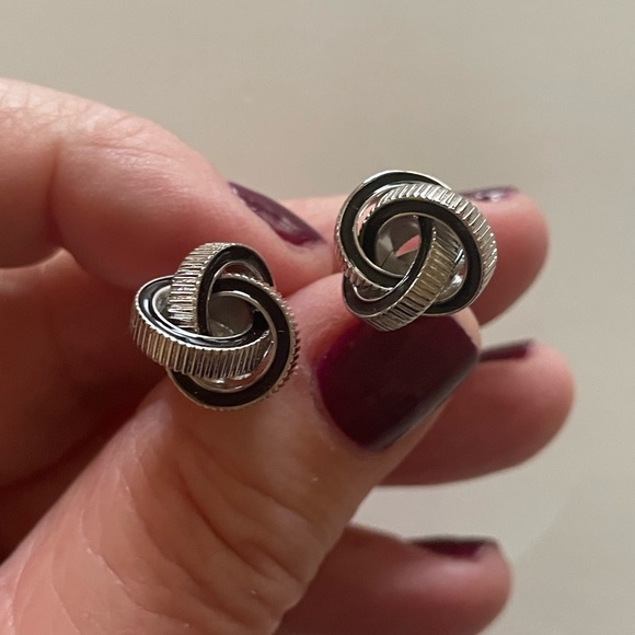 NWOB Saks Fifth Avenue Classic Knot Cuff Links for Men; Metal Silver Color - Picture 3 of 9